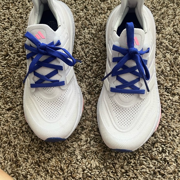 Adidas Ultraboost lite size 7.5 - Picture 2 of 4